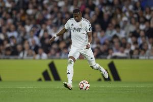 爱游戏全站-记者：阿拉巴、巴尔韦德感到不适，几小时内接受进一步检查