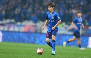 东体：谢鹏飞从主力到替补隐忍近半年，一直在做的就是训练